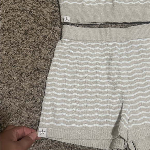 Barefoot Dreams CozyChic Ultra Lite Wavy Shorts and Matching Top in Stone/Pearl - Picture 5 of 8